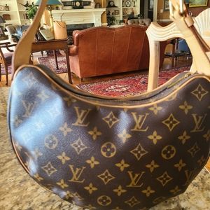 Louis Vuitton Croissant